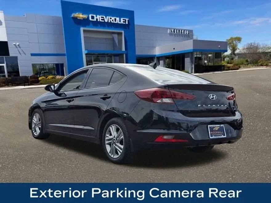 2020 Hyundai Elantra SEL photo 1