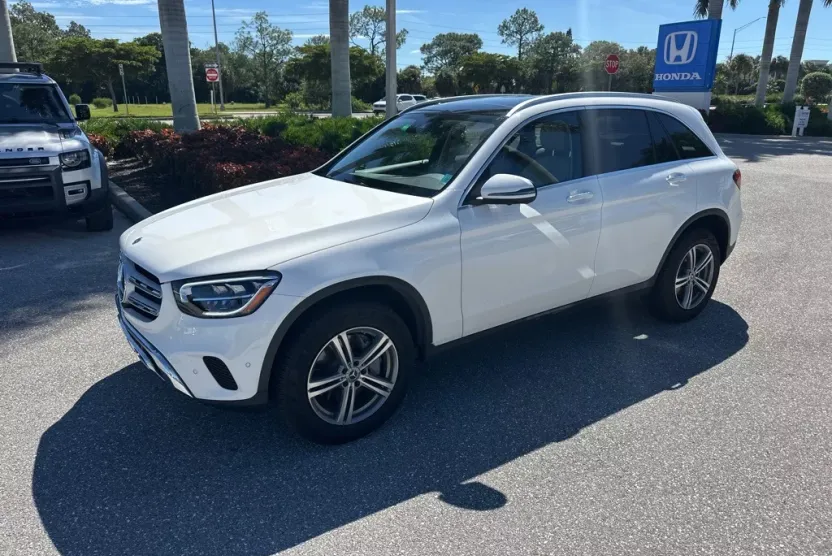 2022 Mercedes Benz GLC 300 photo 1