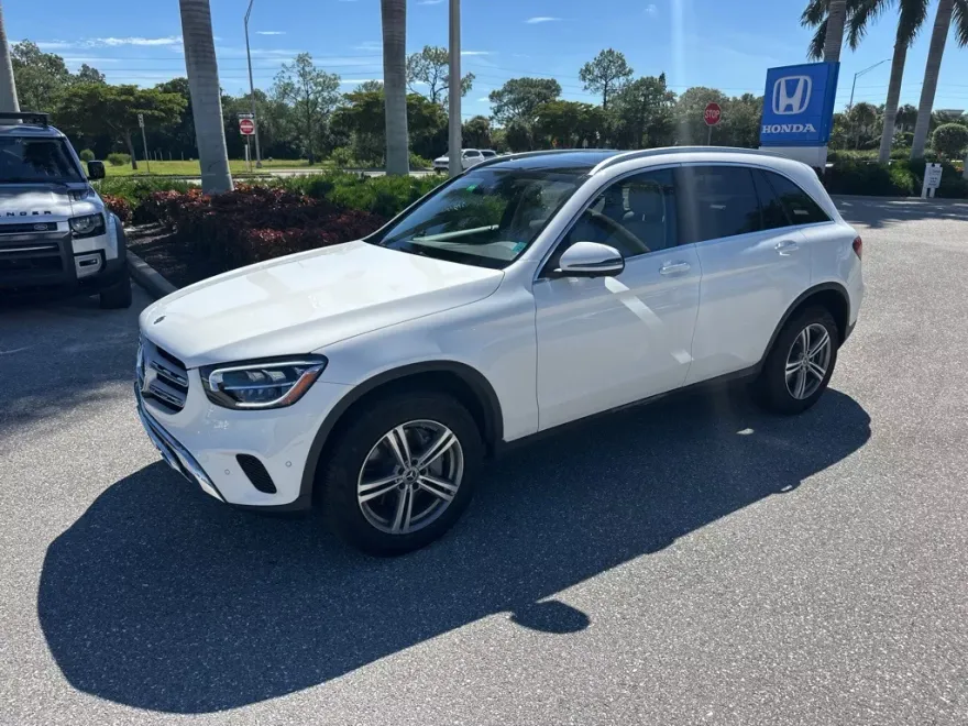 2022 Mercedes Benz GLC 300 photo 1