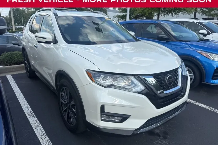 2018 Nissan Rogue SL photo 1