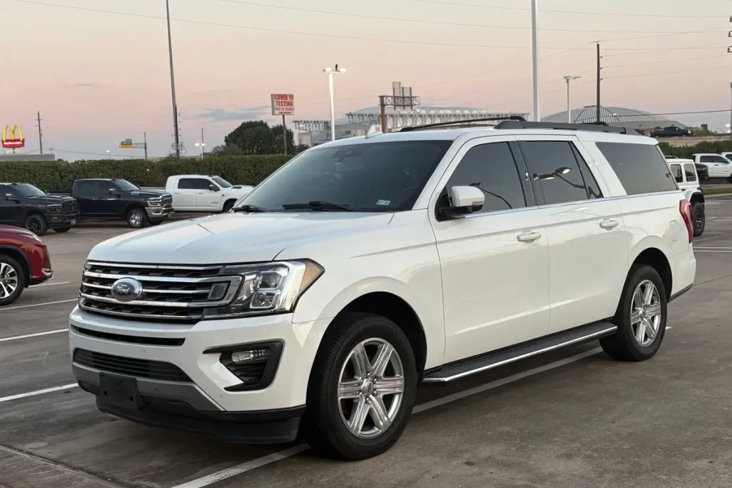 2021 Ford Expedition MAX XLT photo 1