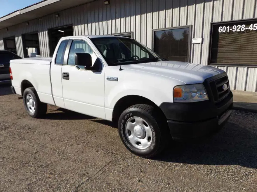 2005 Ford F-150 photo 1