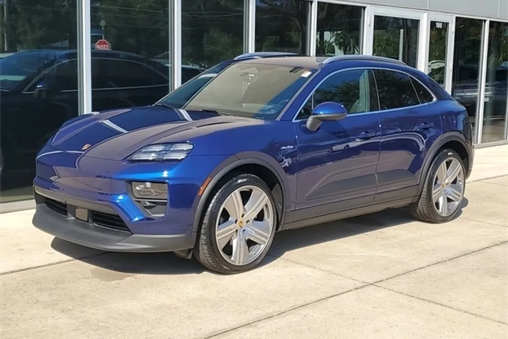2024 Porsche Macan Electric 4 photo 1