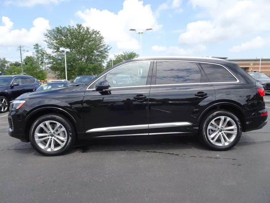 2025 Audi Q7 Premium Plus photo 1