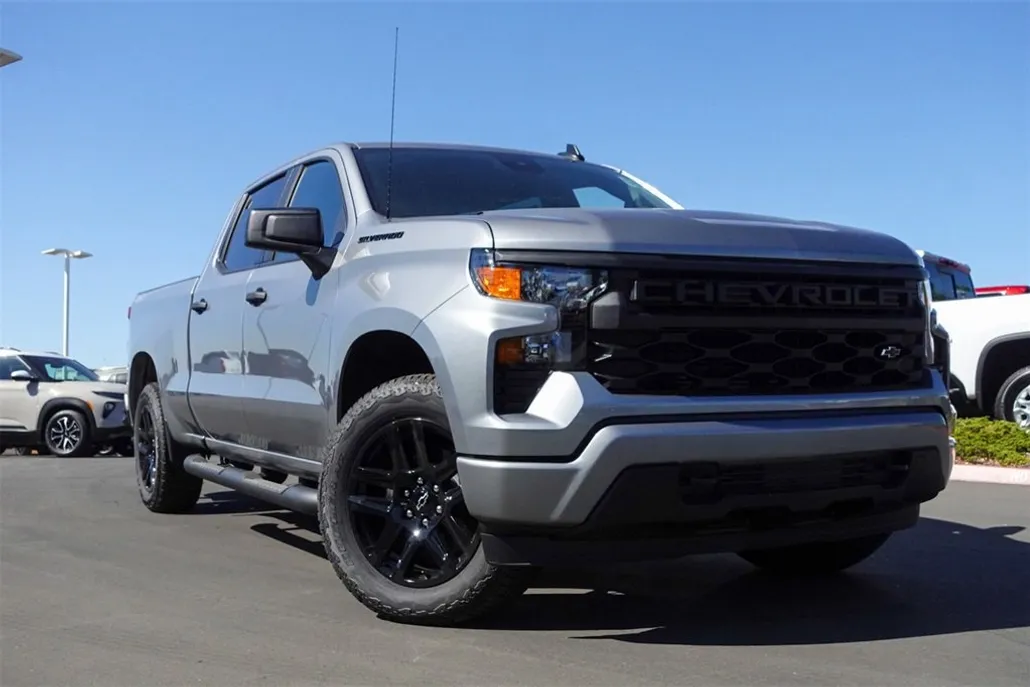 2025 Chevrolet Silverado 1500 Custom photo 1