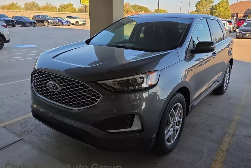 2024 Ford Edge SEL photo 1