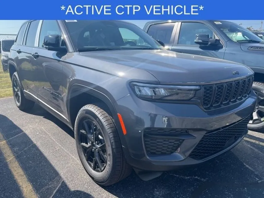 2025 Jeep Grand Cherokee Laredo Altitude X photo 1