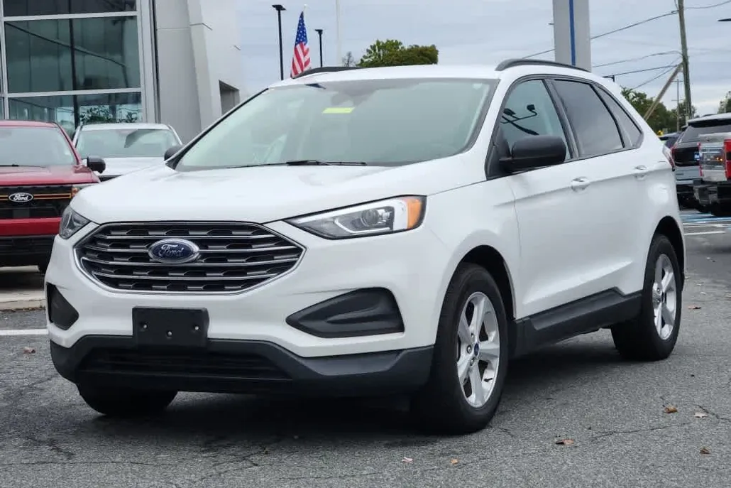 2020 Ford Edge SE photo 1