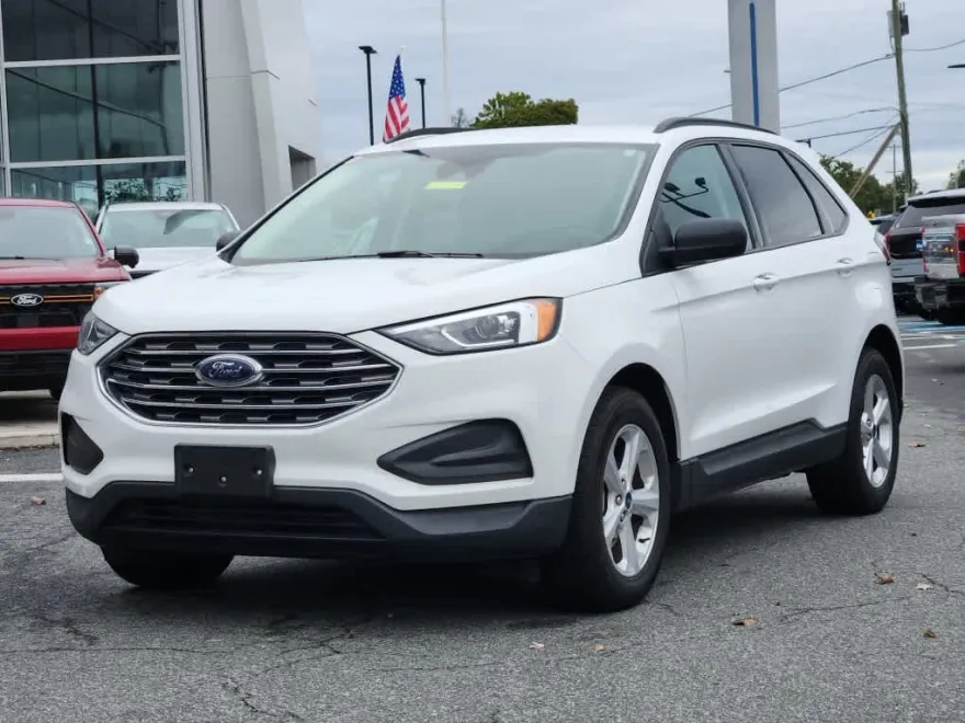 2020 Ford Edge SE photo 1