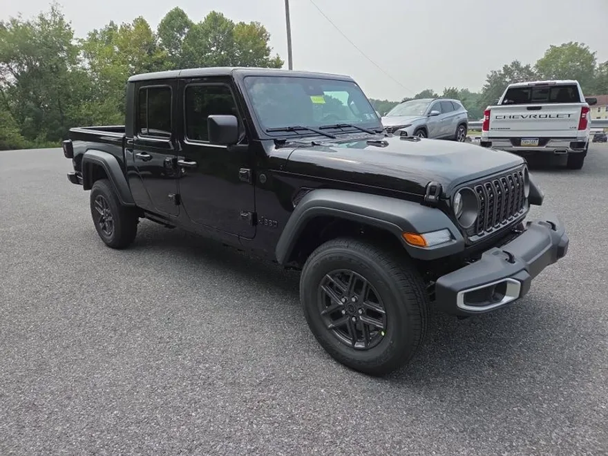 2025 Jeep Gladiator Sport S photo 1