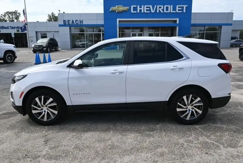 2022 Chevrolet Equinox LT photo 1