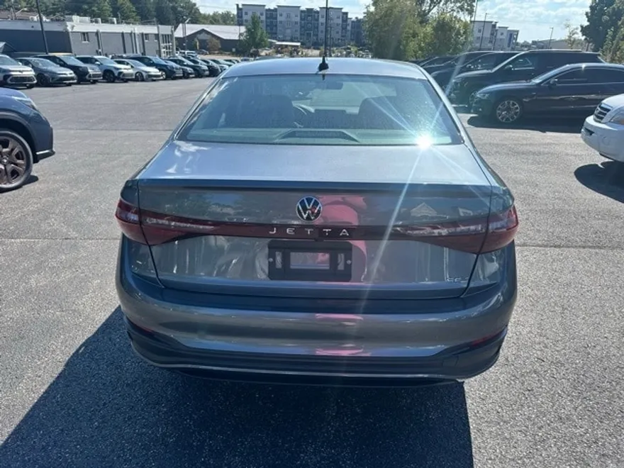2025 Volkswagen Jetta 1.5T SE photo 1