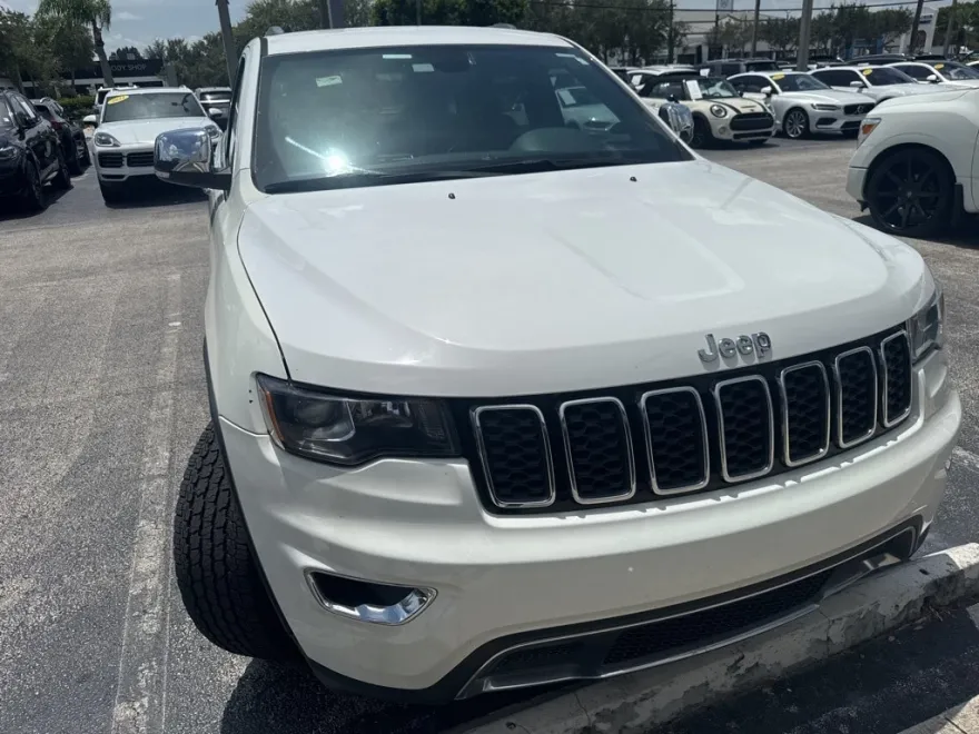 2017 Jeep Grand Cherokee Limited photo 1