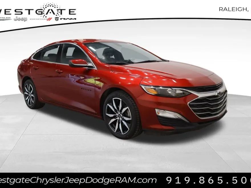 2022 Chevrolet Malibu RS photo 1