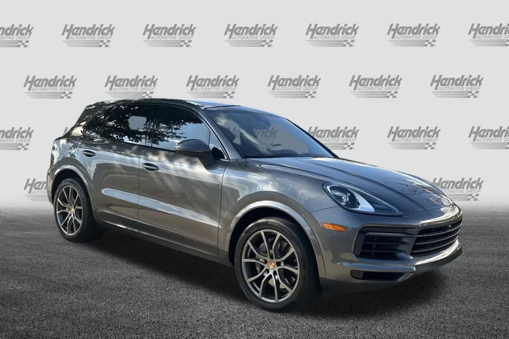 2023 Porsche Cayenne Platinum Edition photo 1