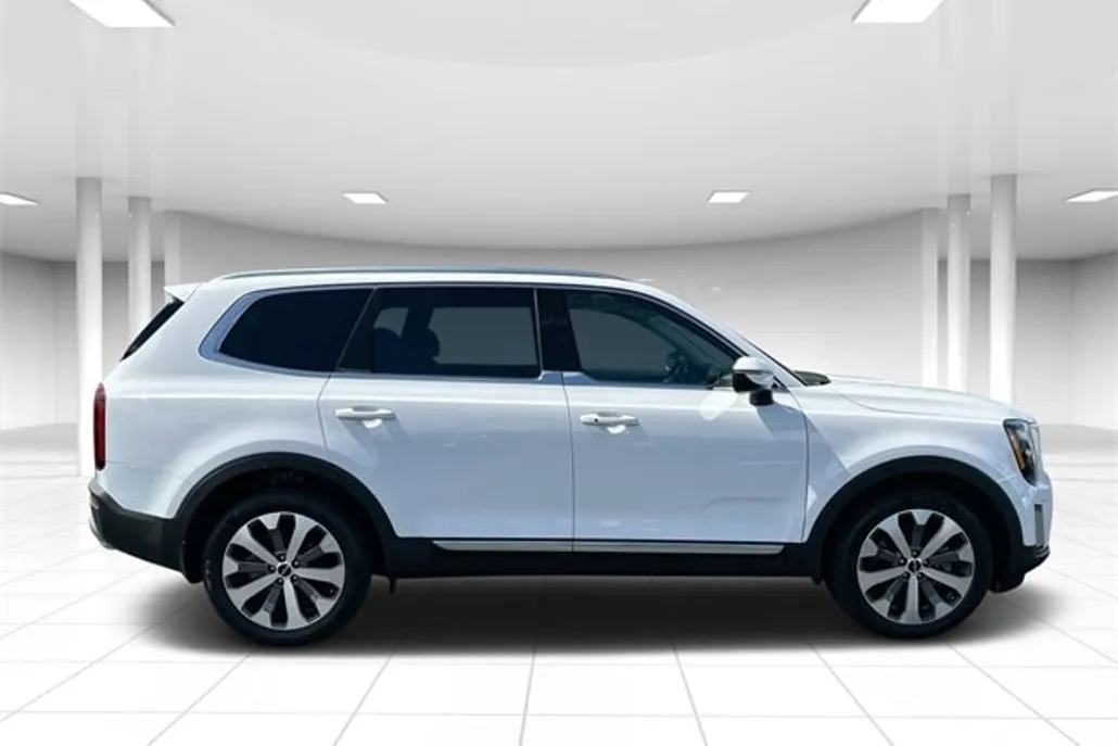 2022 Kia Telluride EX photo 1