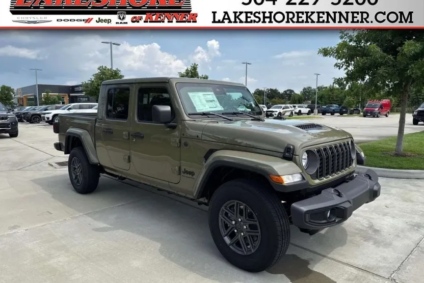 2025 Jeep Gladiator Sport S photo 1