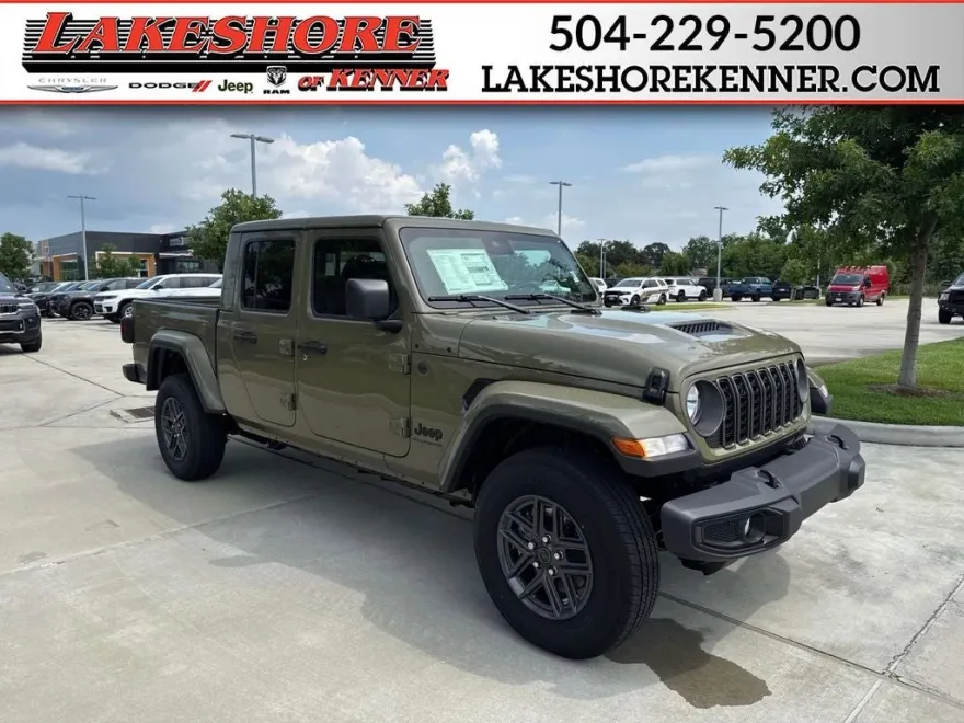 2025 Jeep Gladiator Sport S photo 1