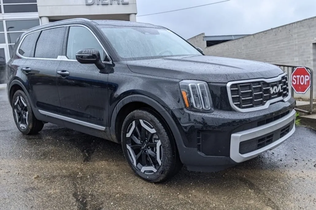 2024 Kia Telluride S photo 1