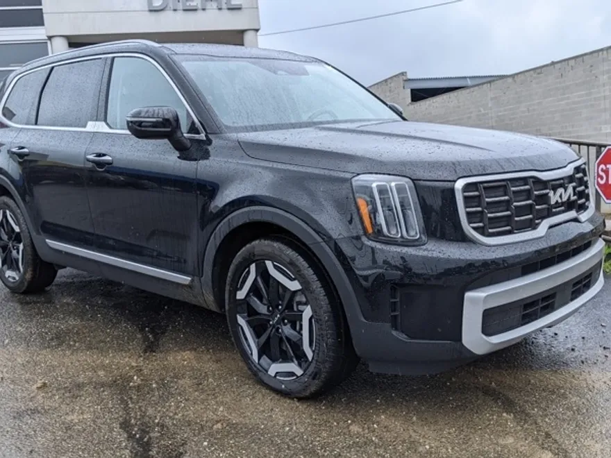 2024 Kia Telluride S photo 1