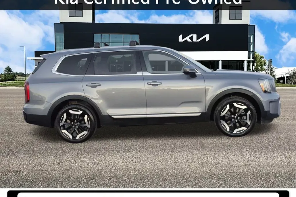 2025 Kia Telluride S photo 1