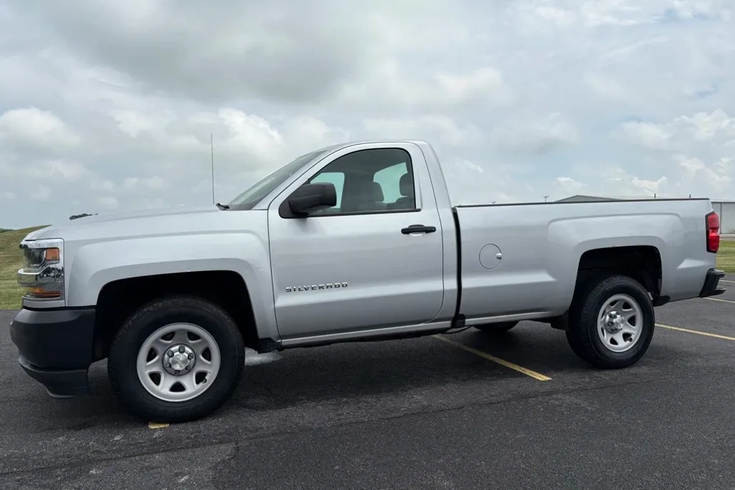 2017 Chevrolet Silverado 1500 photo 1