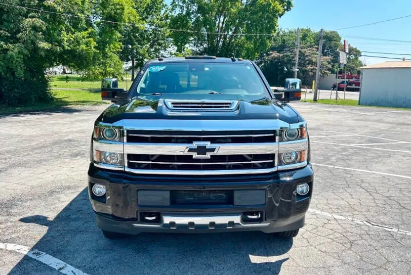 2018 Chevrolet Silverado 3500HD High Country photo 1