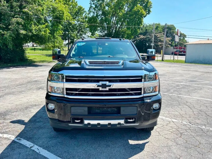 2018 Chevrolet Silverado 3500HD High Country photo 1