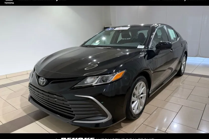 2024 Toyota Camry LE photo 1