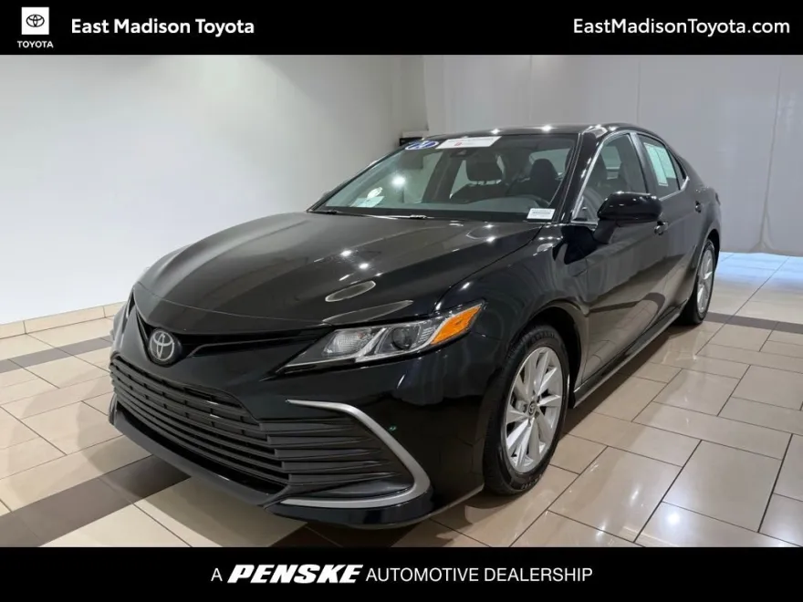 2024 Toyota Camry LE photo 1