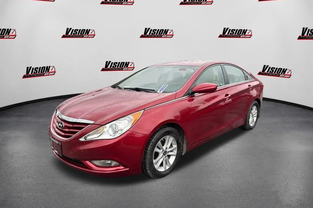 2013 Hyundai Sonata GLS photo 1