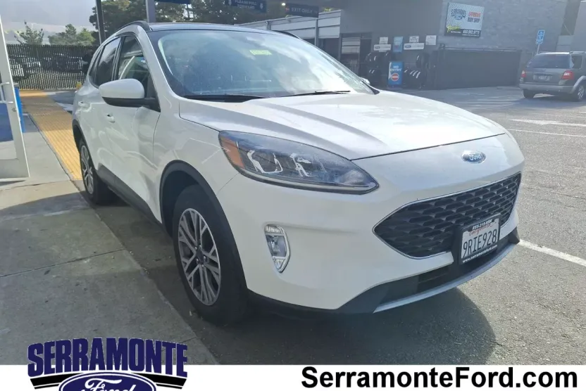 2021 Ford Escape SEL photo 1
