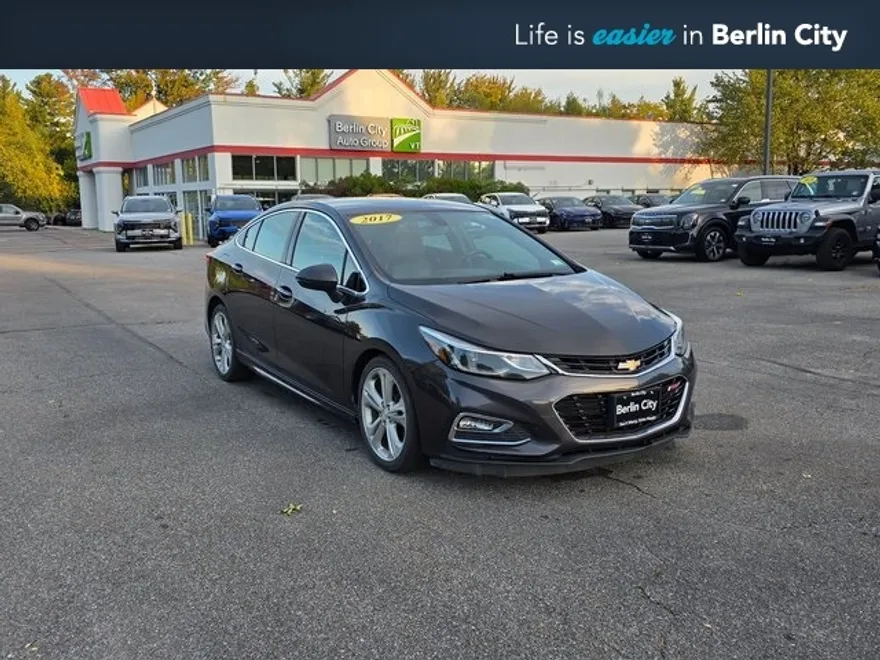 2017 Chevrolet Cruze Premier photo 1