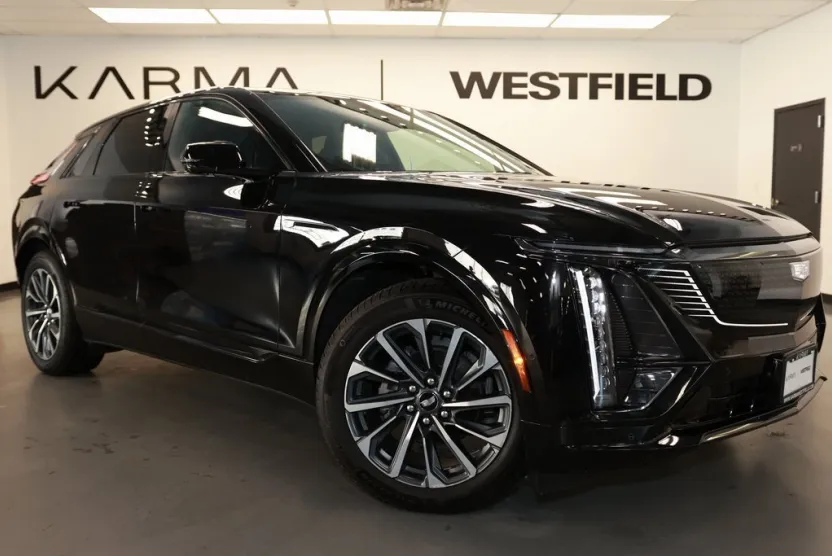2024 Cadillac Lyriq Sport photo 1