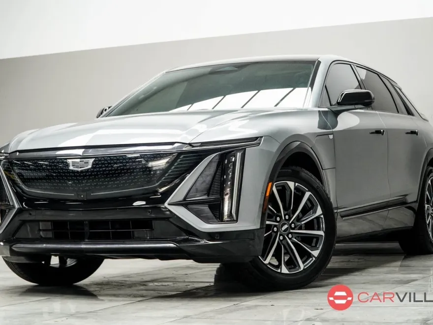 2024 Cadillac Lyriq Sport photo 1