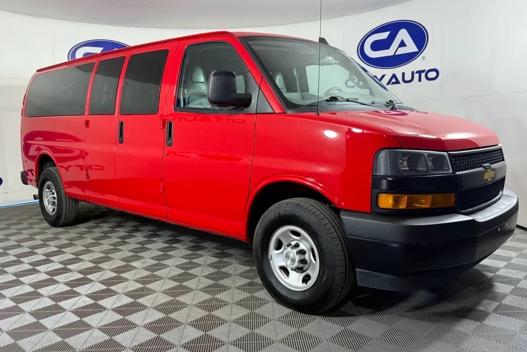 2023 Chevrolet Express 3500 LS photo 1