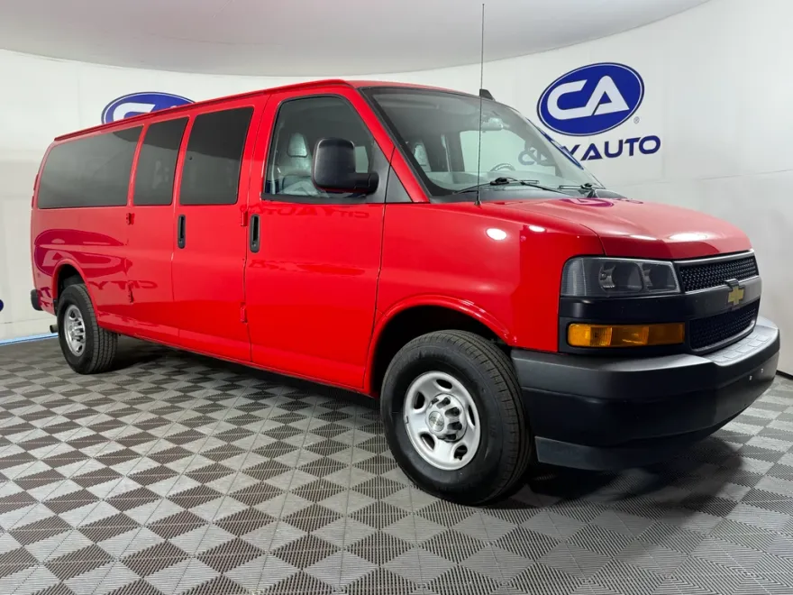 2023 Chevrolet Express 3500 LS photo 1