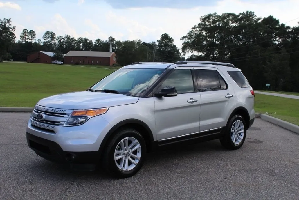 2011 Ford Explorer XLT photo 1