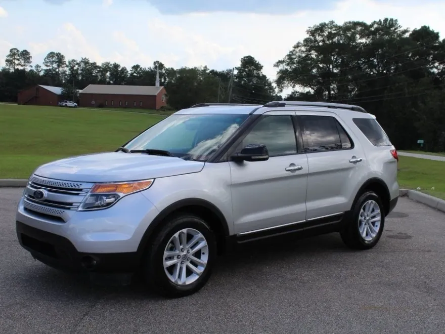 2011 Ford Explorer XLT photo 1