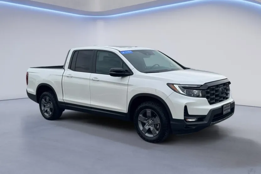2025 Honda Ridgeline TrailSport photo 1