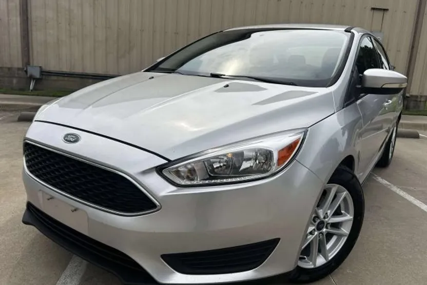 2017 Ford Focus Sedan photo 1