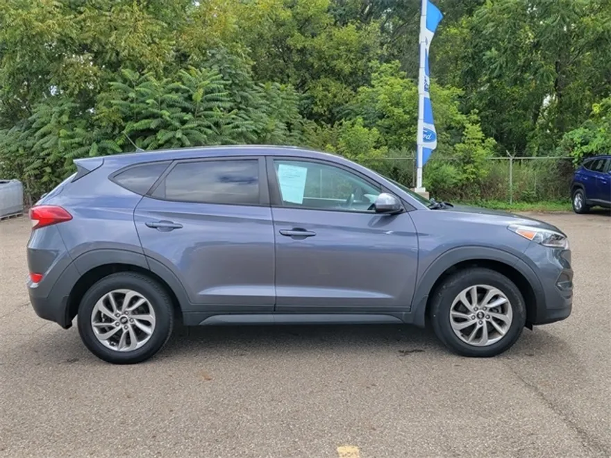 2018 Hyundai Tucson SE photo 1