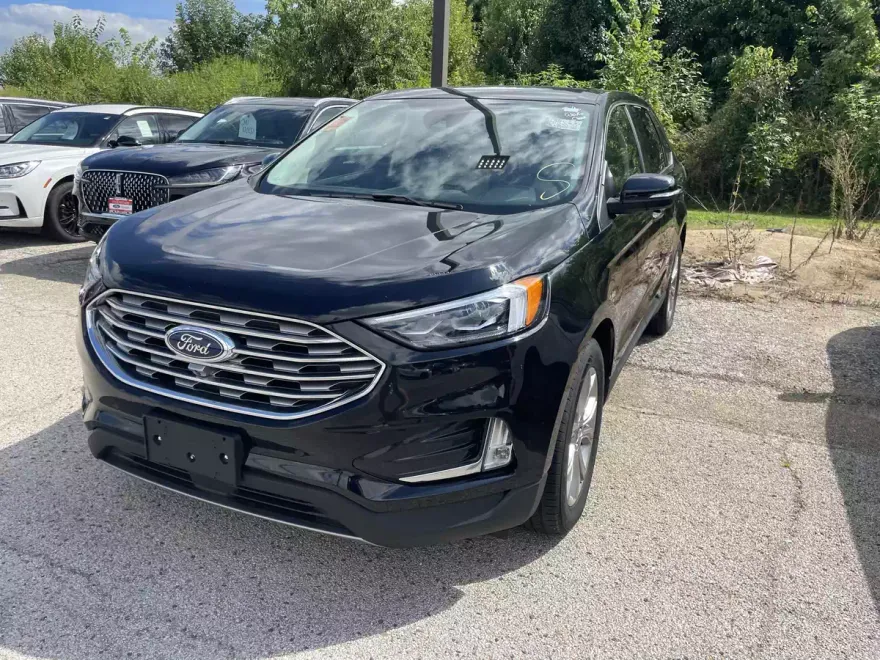 2024 Ford Edge Titanium photo 1