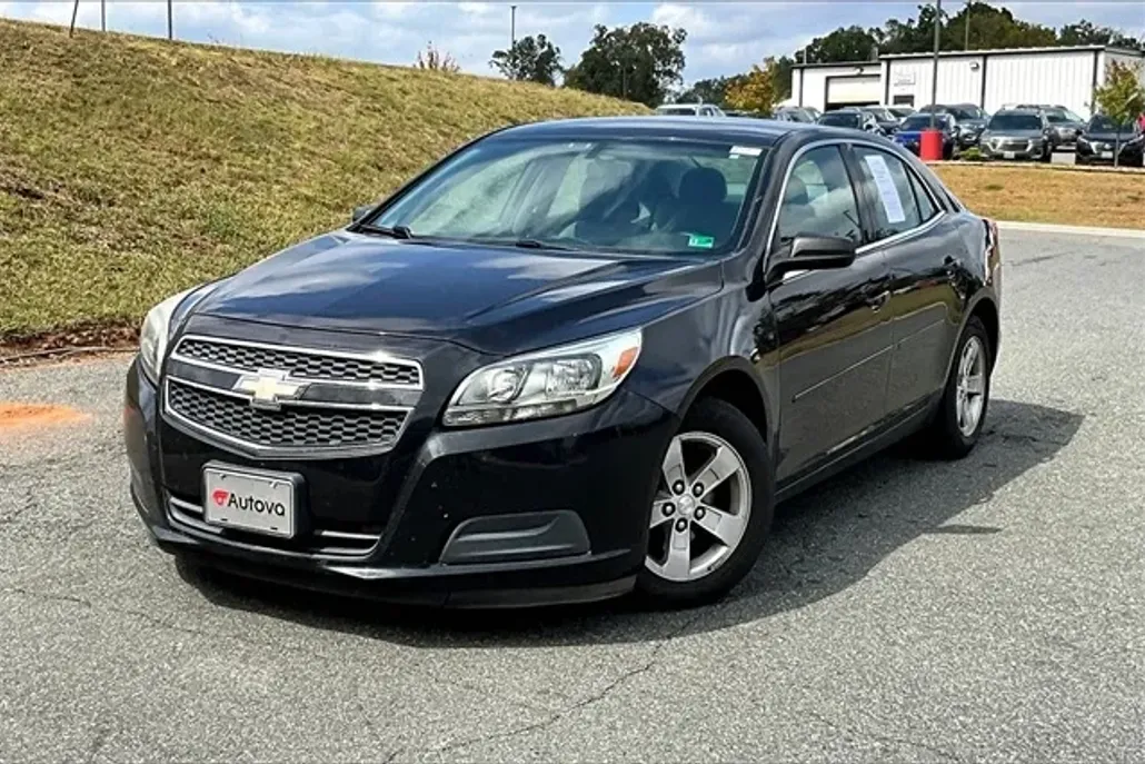 2013 Chevrolet Malibu LS photo 1