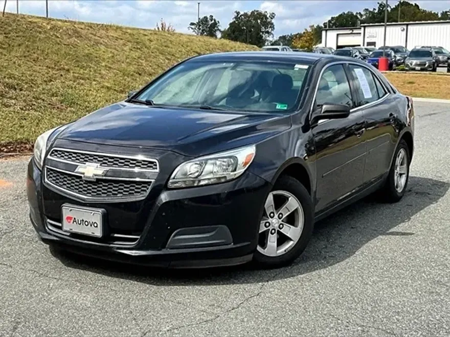 2013 Chevrolet Malibu LS photo 1