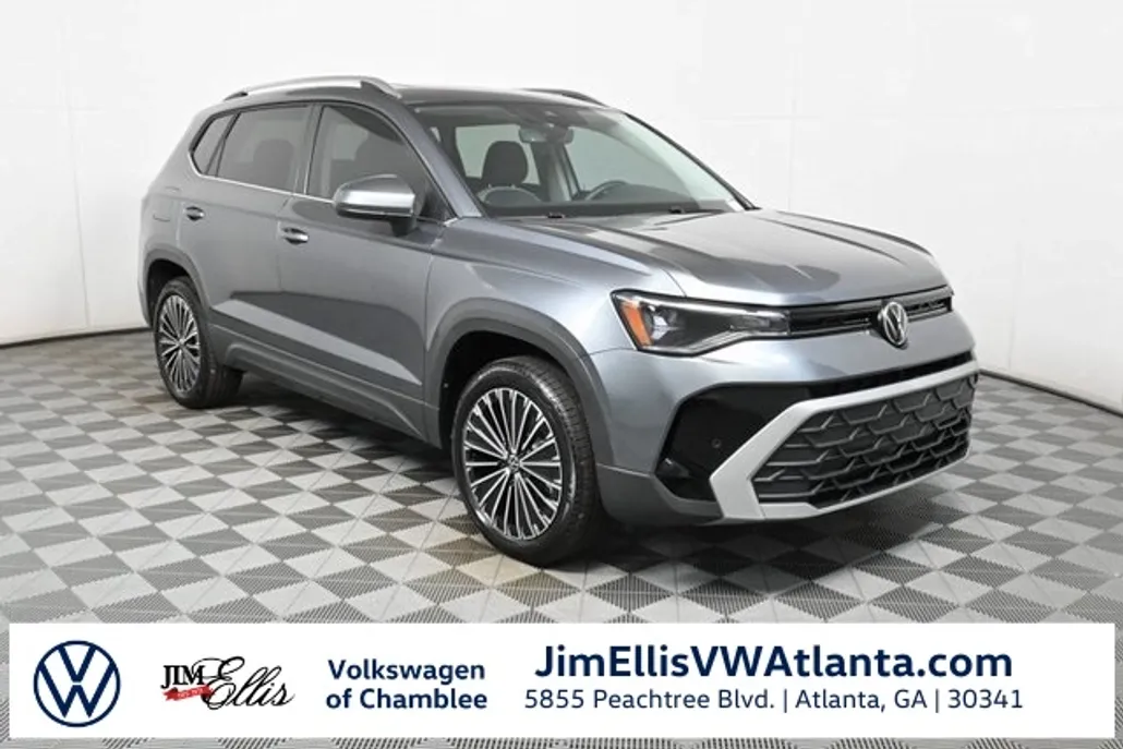 2025 Volkswagen Taos SE photo 1