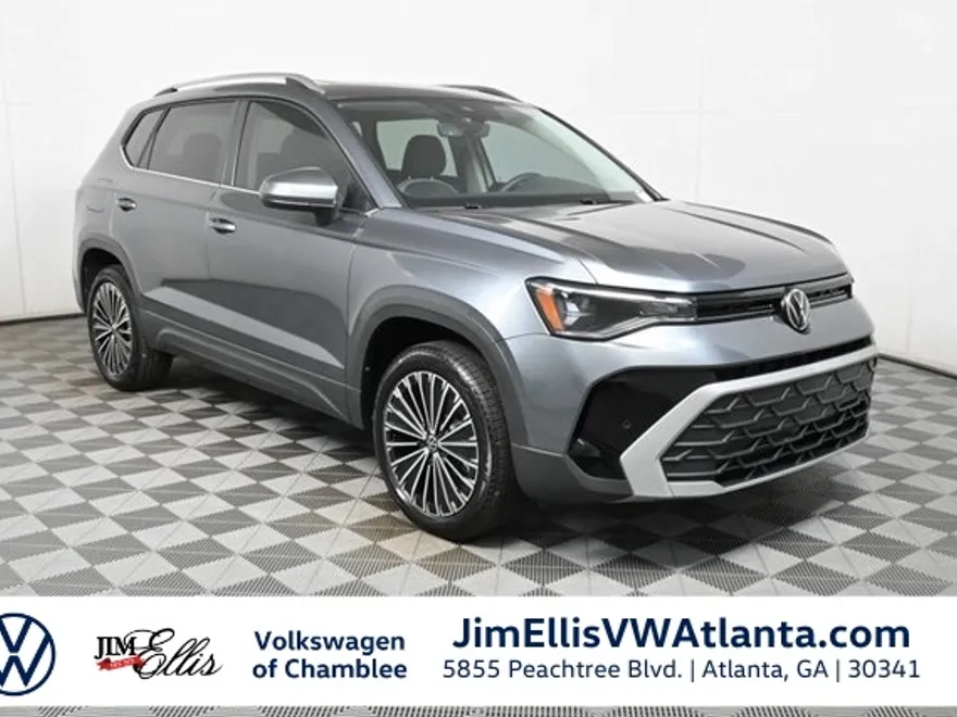 2025 Volkswagen Taos SE photo 1