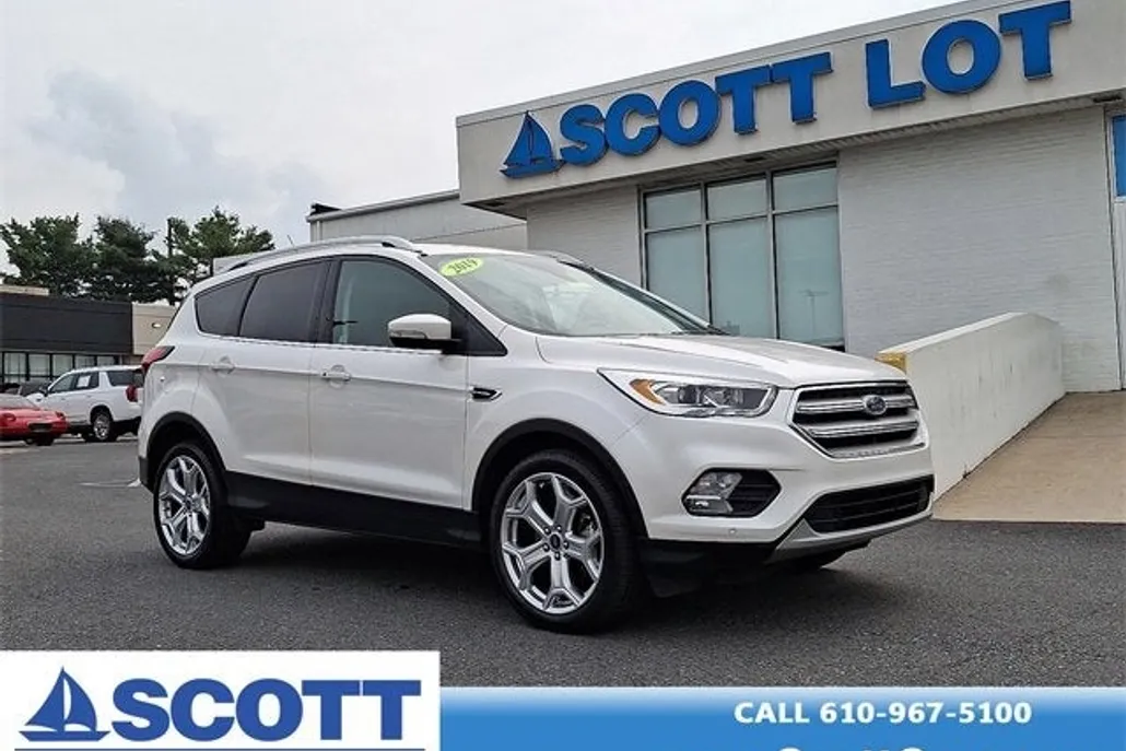 2019 Ford Escape Titanium photo 1