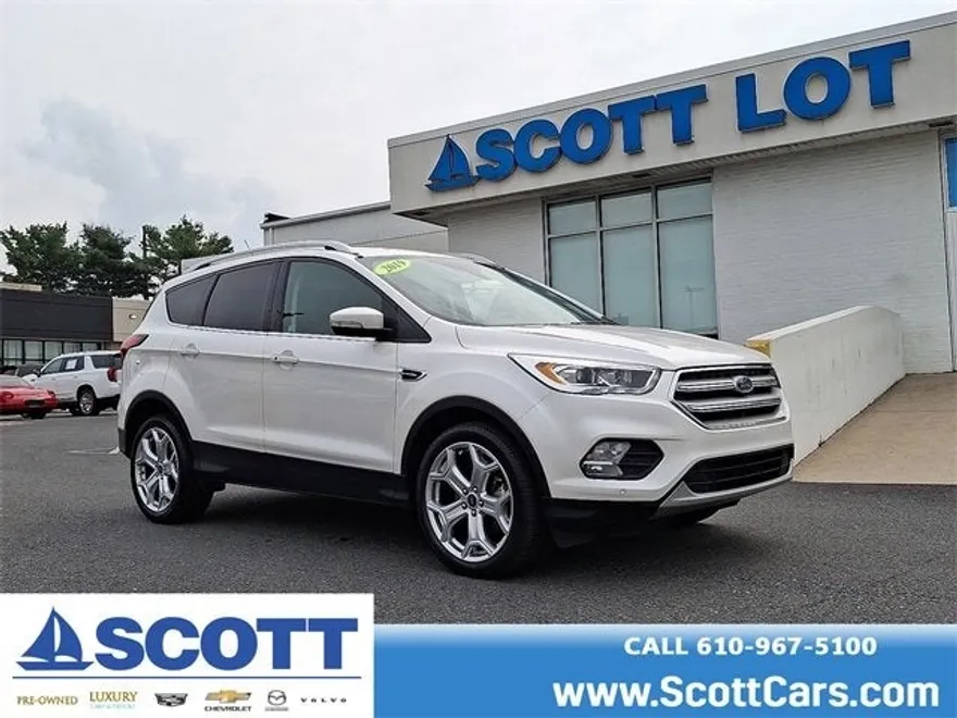 2019 Ford Escape Titanium photo 1