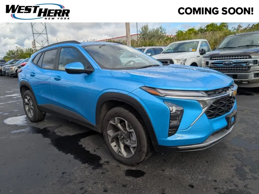 2025 Chevrolet Trax LT photo 1